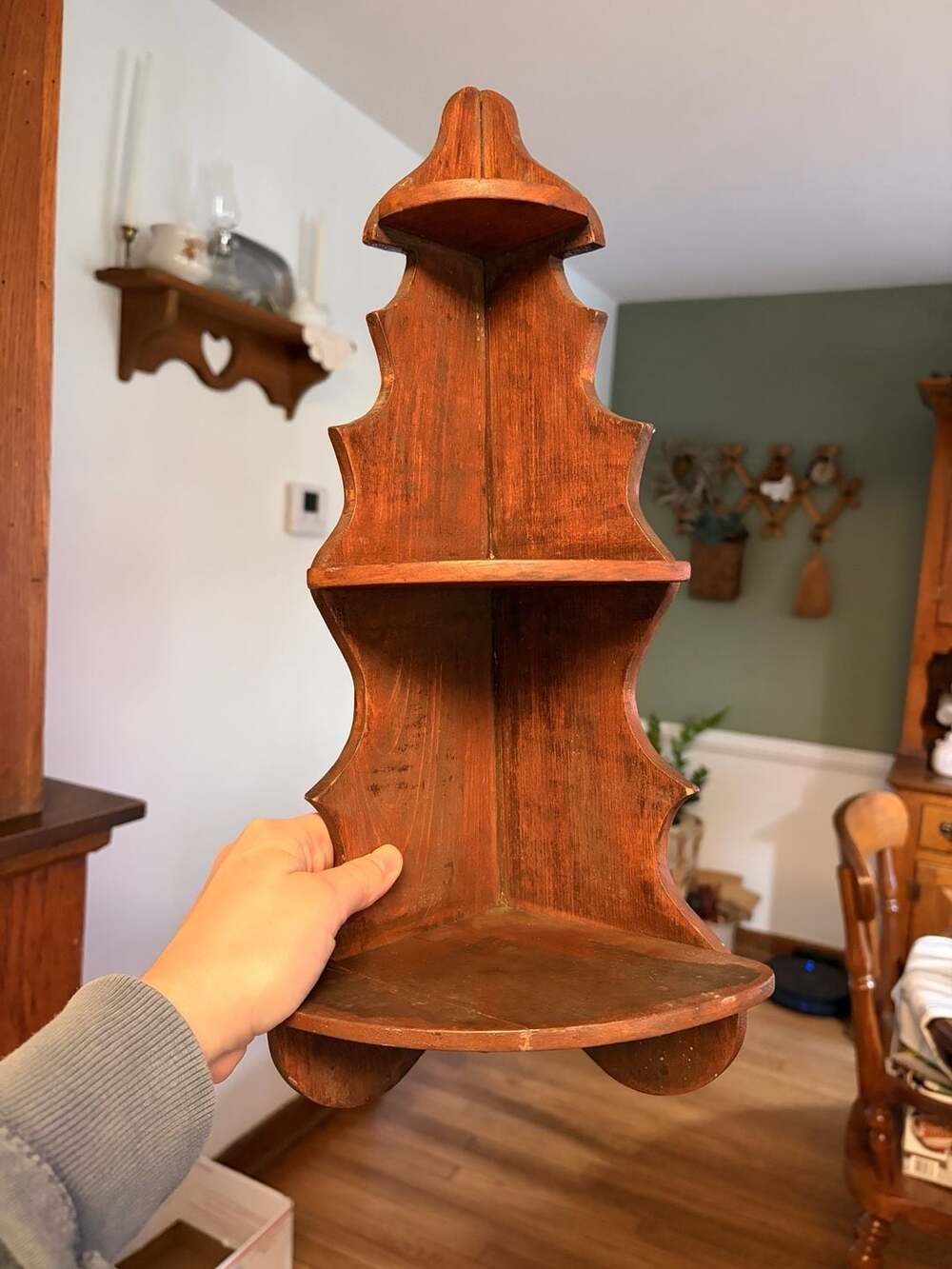 Vintage Cornwall 3-Tier Wooden Curio Hanging Corner Shelf